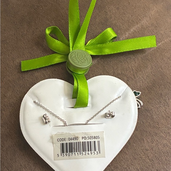 Silver and Green Clover Jewelry Set - Picture 4 of 7